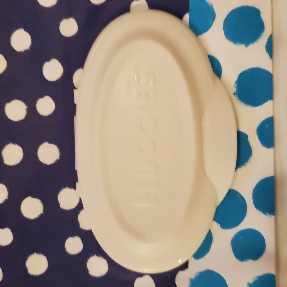 Huggies Clutch n Clean Reusable Baby Wipes Pouch Navy Blue Polka Dot Travel Case